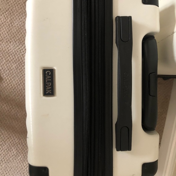 Calpak 2-piece luggage set - Picture 8 of 10